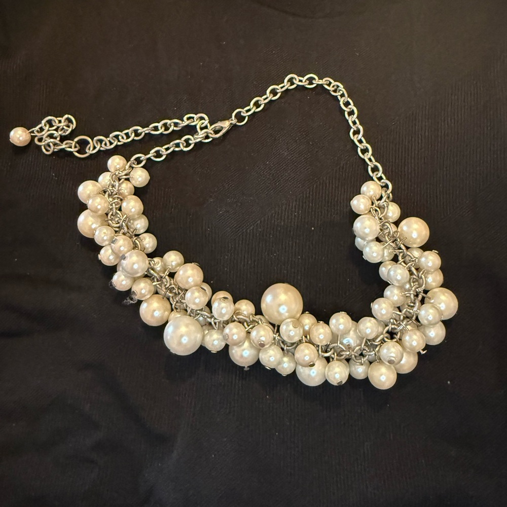 Chunky Pearl Cluster statement Necklace